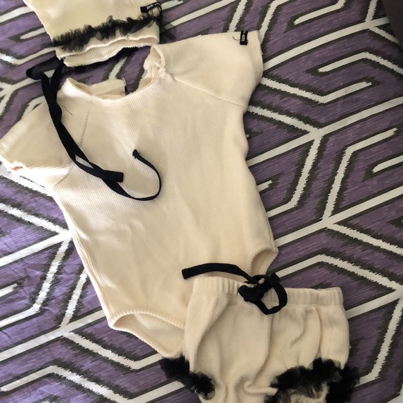 Little creative factory cream outfit with bonnet - Picture 2 of 8